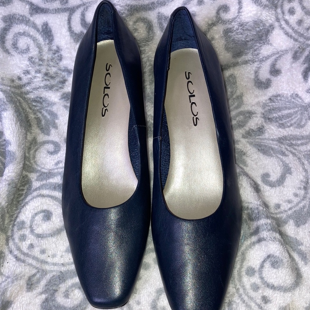 Solos Heels Size 7M